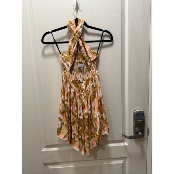 S/W/F halter neckline Mini Dress floral print Vacation Beach Wedding size S NWOT - Picture 5 of 7